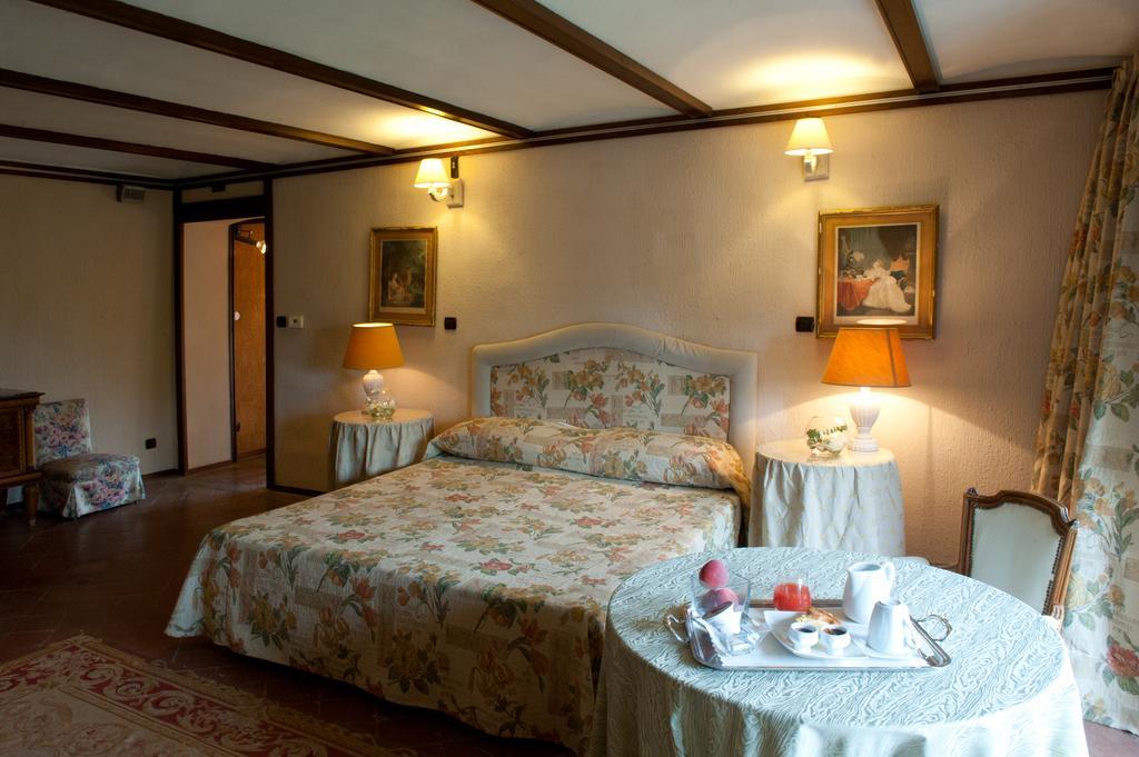 Relais Del Castello Di Oviglio Hotel Buitenkant foto
