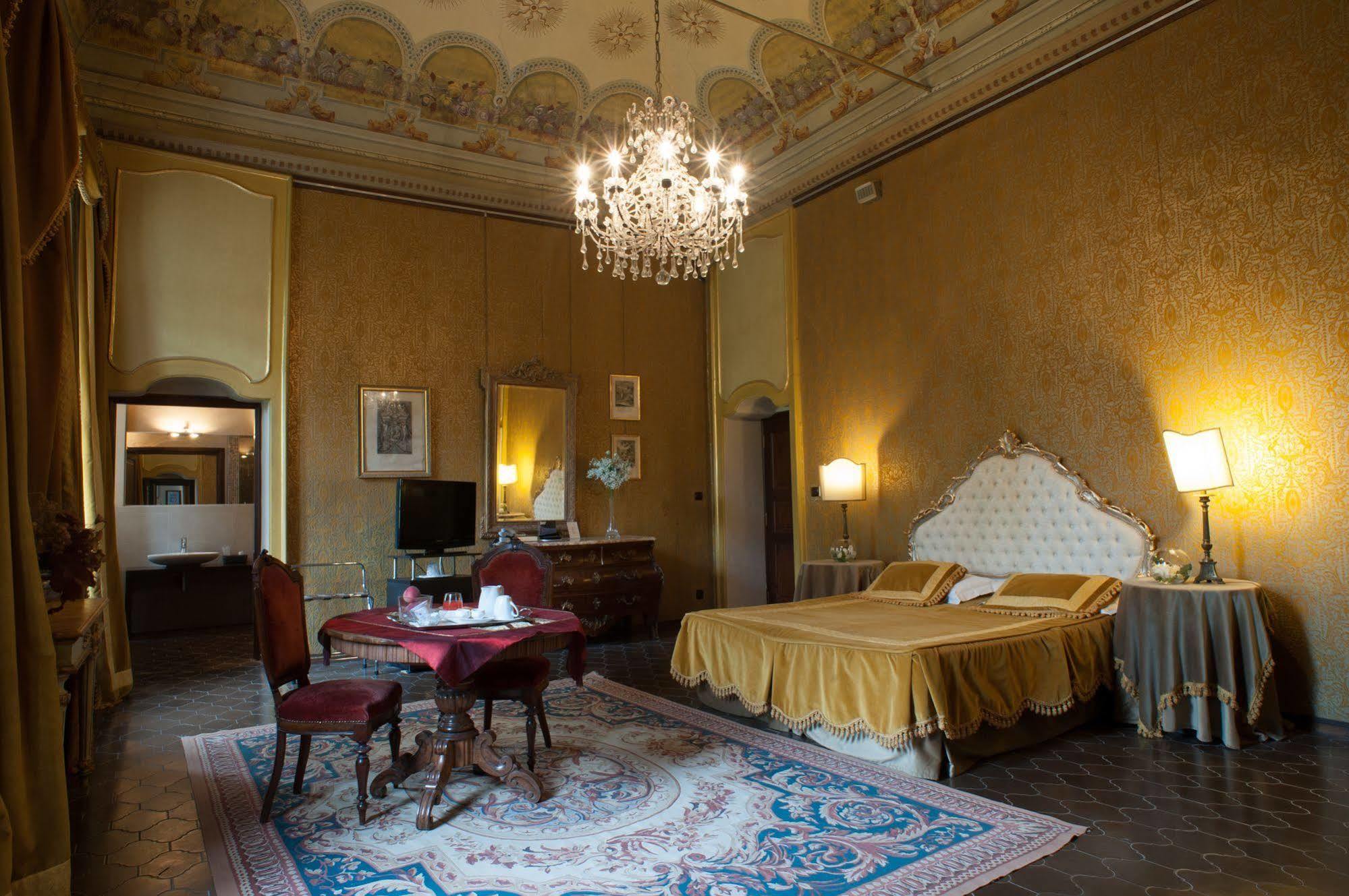 Relais Del Castello Di Oviglio Hotel Buitenkant foto